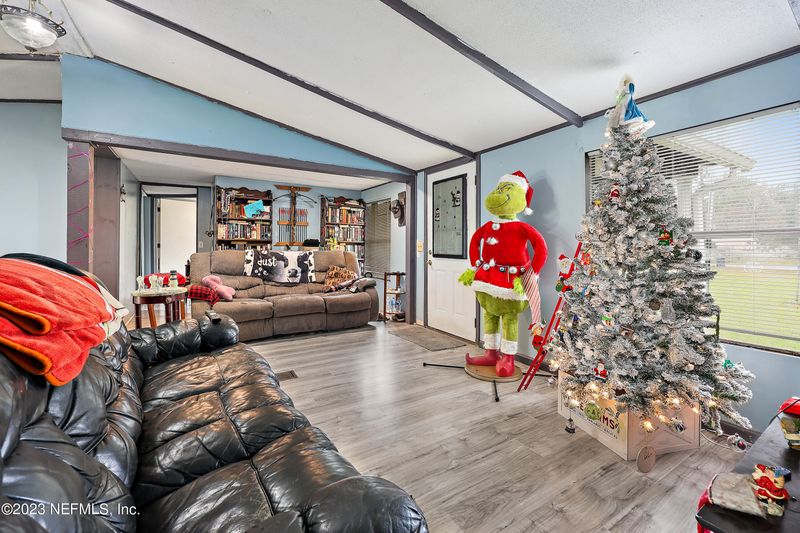 54317 Point South Dr, Callahan, FL 32011