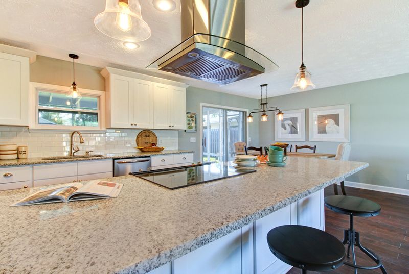 5437 4th St, St Augustine, FL 32080