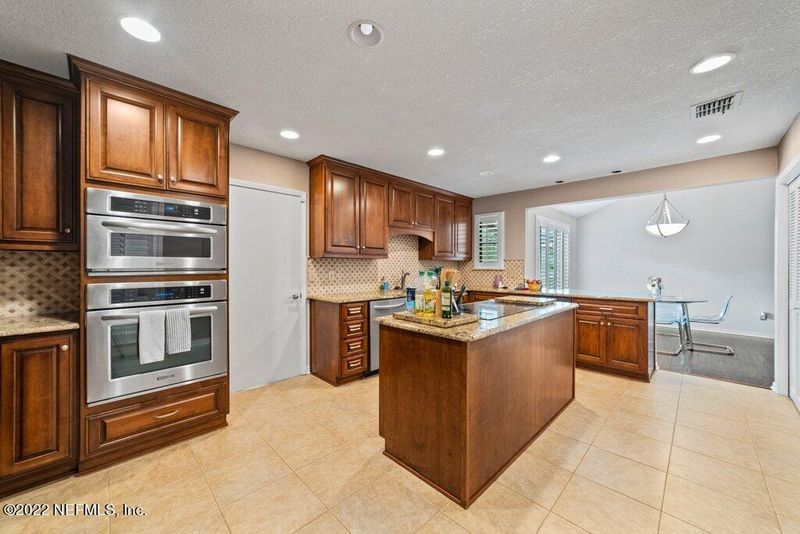 5437 Spring Brook Rd, Jacksonville, FL 32277