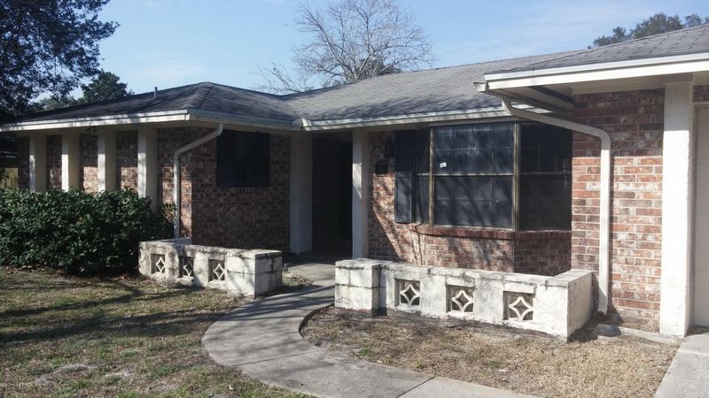 5447 Forrest Dr, Orange Park, FL 32073