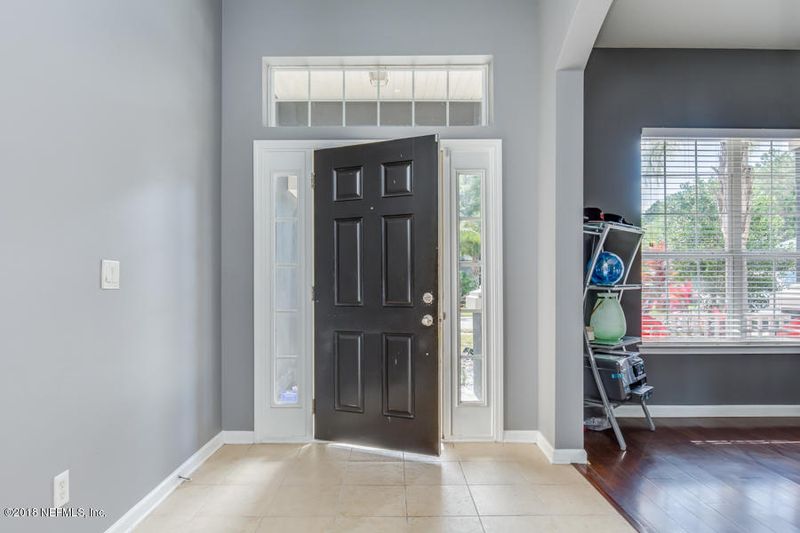 545 Candlebark Dr, Jacksonville, FL 32225