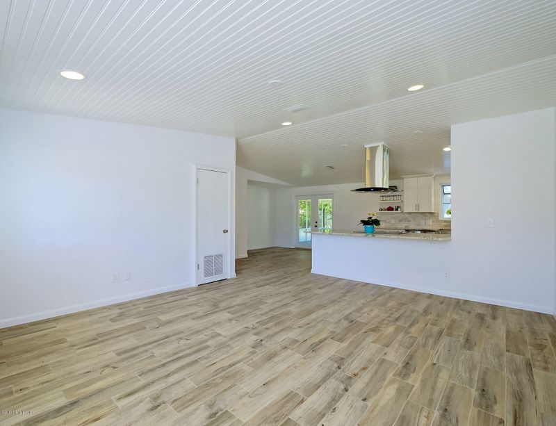 545 Clipper Ship Ln, Atlantic Beach, FL 32233