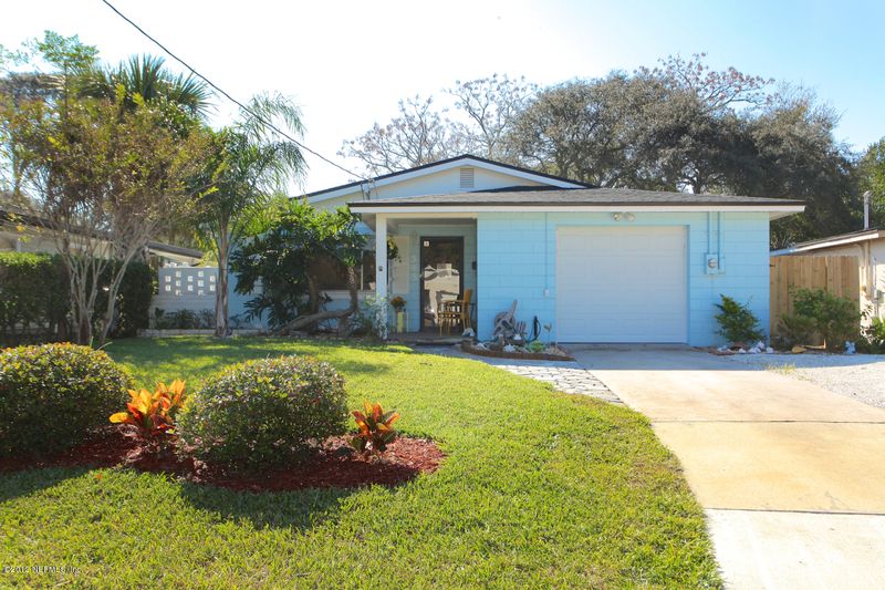 545 Hopkins St, Neptune Beach, FL 32266