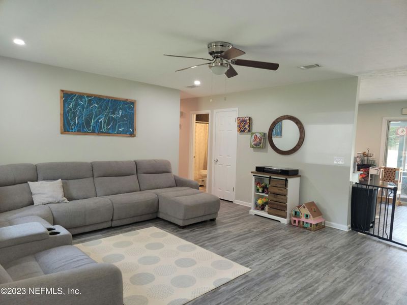 5452 Community Cir, Jacksonville, FL 32207