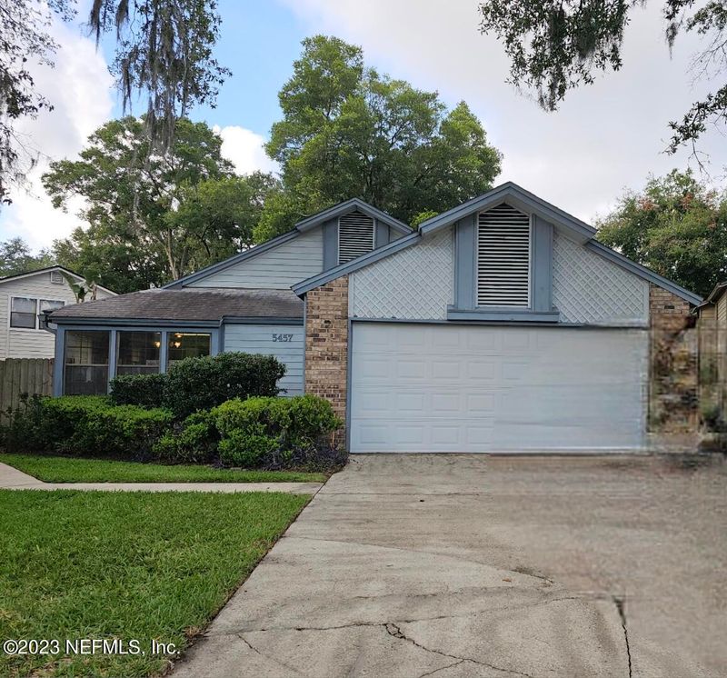 5457 Marsh Creek Dr, Jacksonville, FL 32277