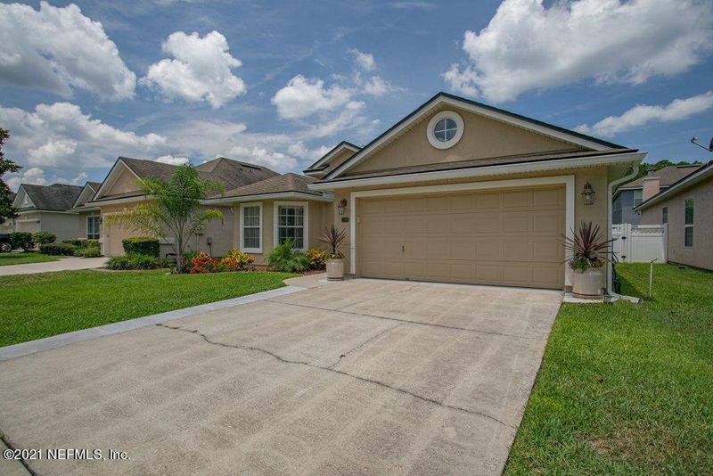 546 Roserush Ln, Jacksonville, FL 32225