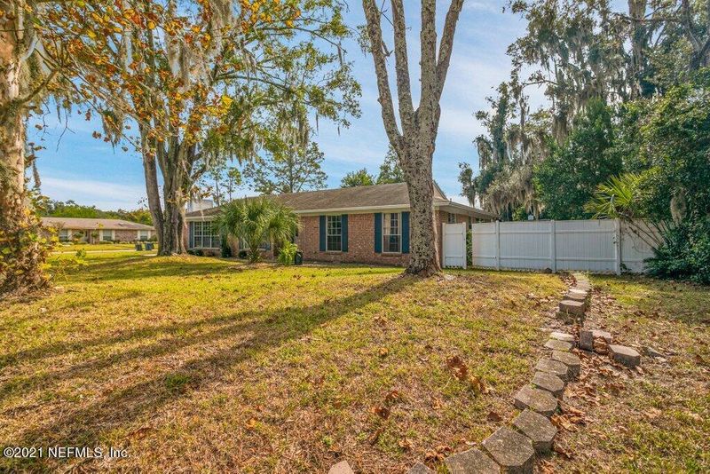 5460 Forrest Dr, Orange Park, FL 32073