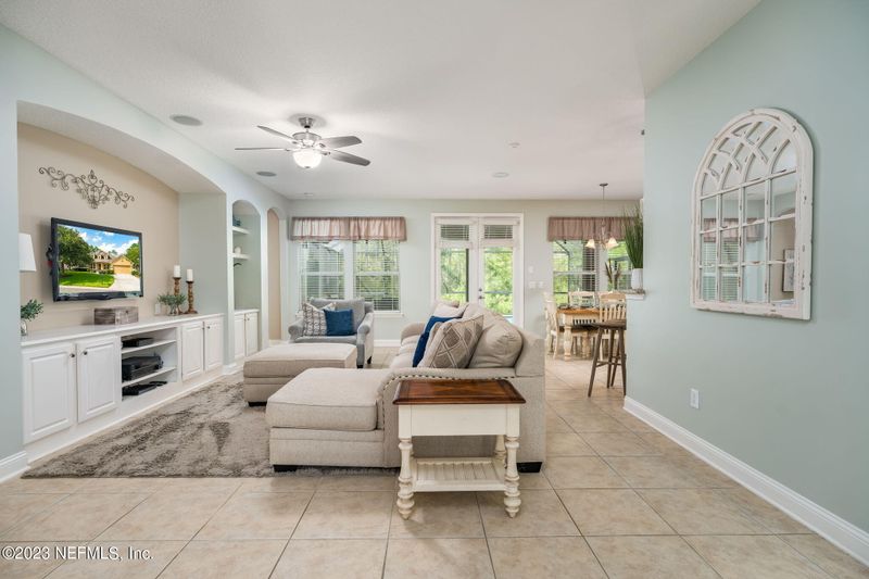 548 Saddlestone Dr, St Johns, FL 32259