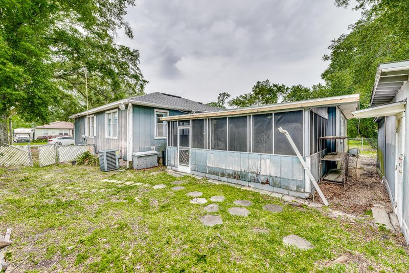 5519 Nettie Rd, Jacksonville, FL 32207