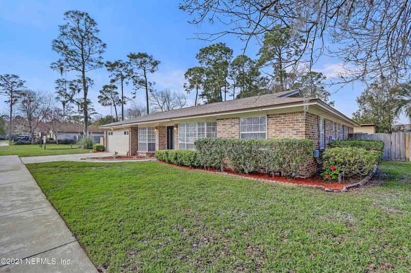 5523 Lofty Pines Cir S, Jacksonville, FL 32210