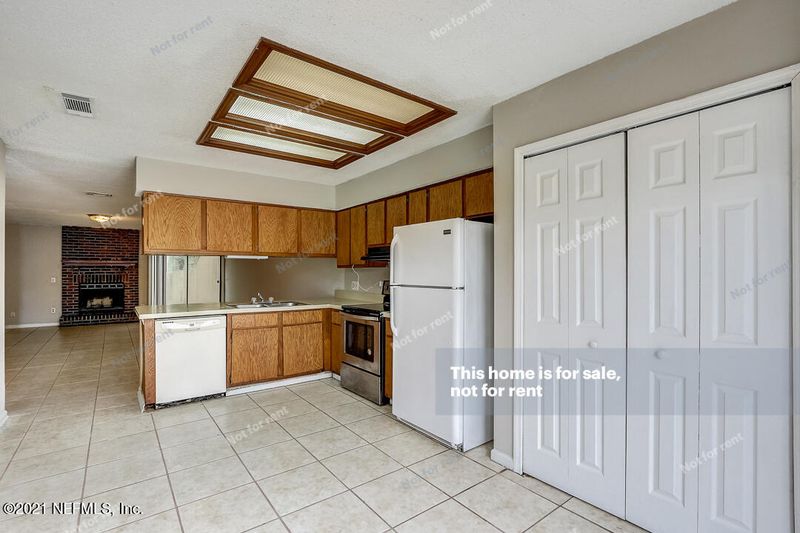5524 Bennington Dr, Jacksonville, FL 32244