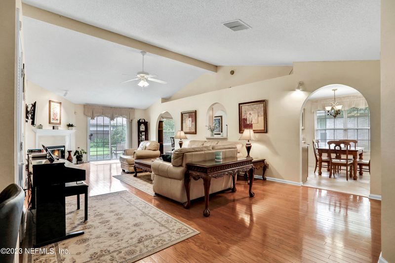 5524 Hidden Ridge Dr, Jacksonville, FL 32257
