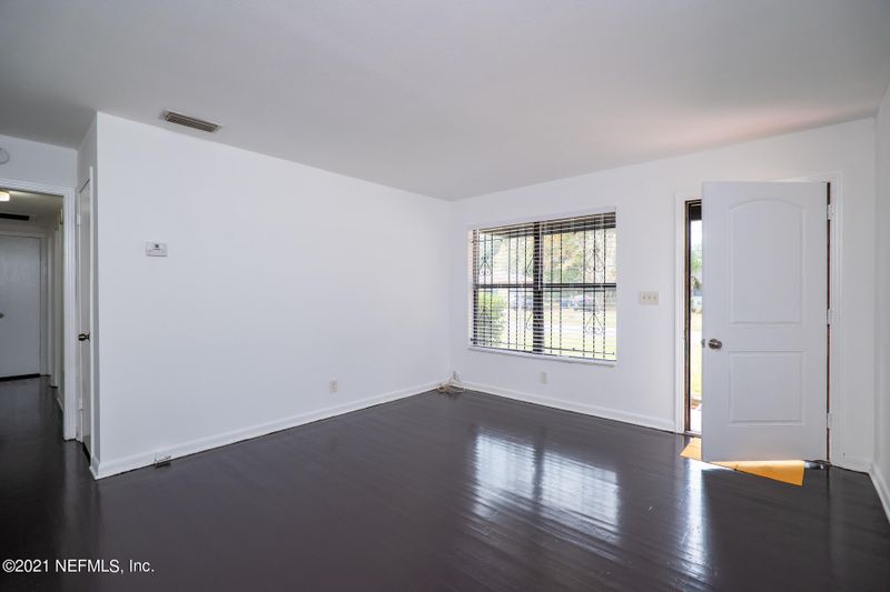 5525 Eartha Dr, Jacksonville, FL 32209