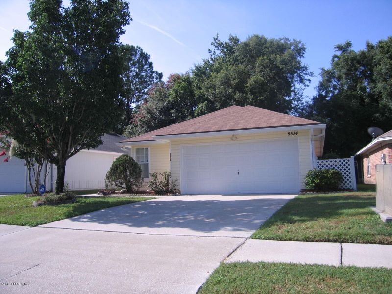 5534 Oak Crossing Dr, Jacksonville, FL 32244