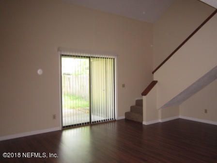 5535 Pinebay Cir N, Jacksonville, FL 32244