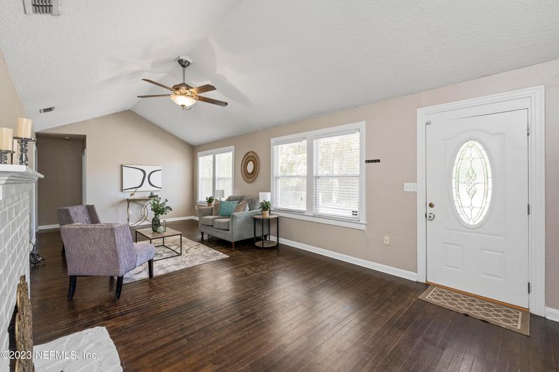 5545 Carrin Ln, Jacksonville, FL 32207