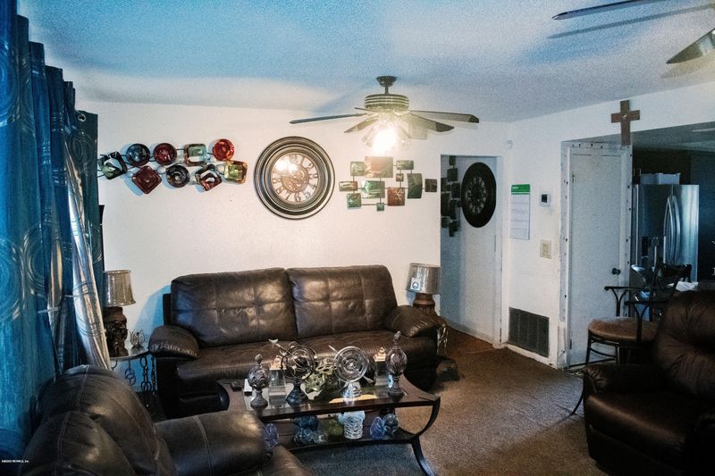 5551 Forrest Dr, Orange Park, FL 32073