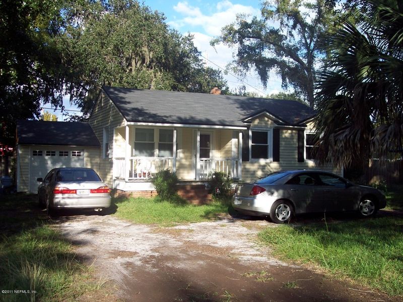 5557 Bishop Ln, Jacksonville, FL 32207