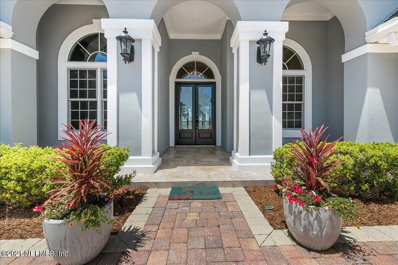 5567 Steamboat Rd, St Augustine, FL 32092