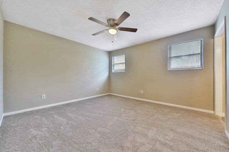 5568 La Moya Ave #6A, Jacksonville, FL 32210