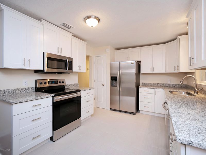 5576 Paulbett Dr, Jacksonville, FL 32277