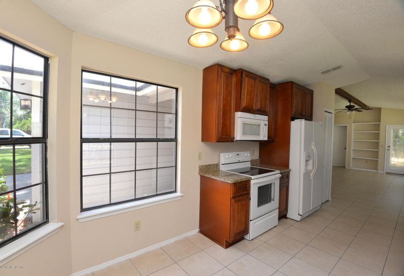5599 Manfields Pl, Jacksonville, FL 32207