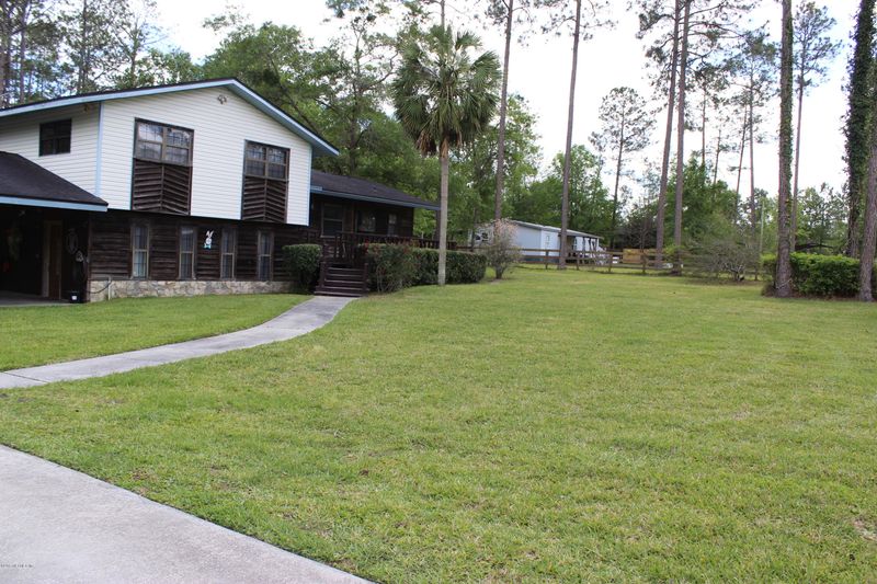 56 N Mimosa Ave, Middleburg, FL 32068