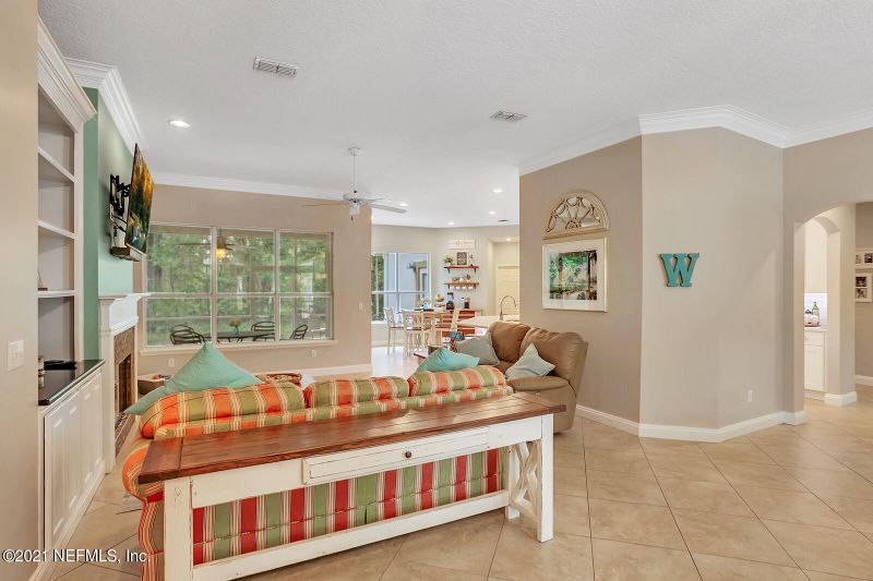 560 Little Fox Dr, Orange Park, FL 32073