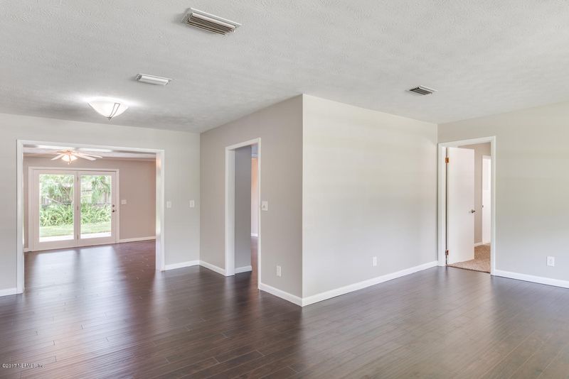 5606 Sheri Ln, Jacksonville, FL 32207