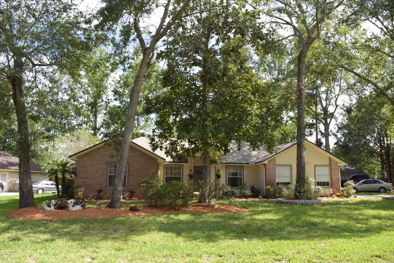 561 Los Palmas Dr, Fleming Island, FL 32003