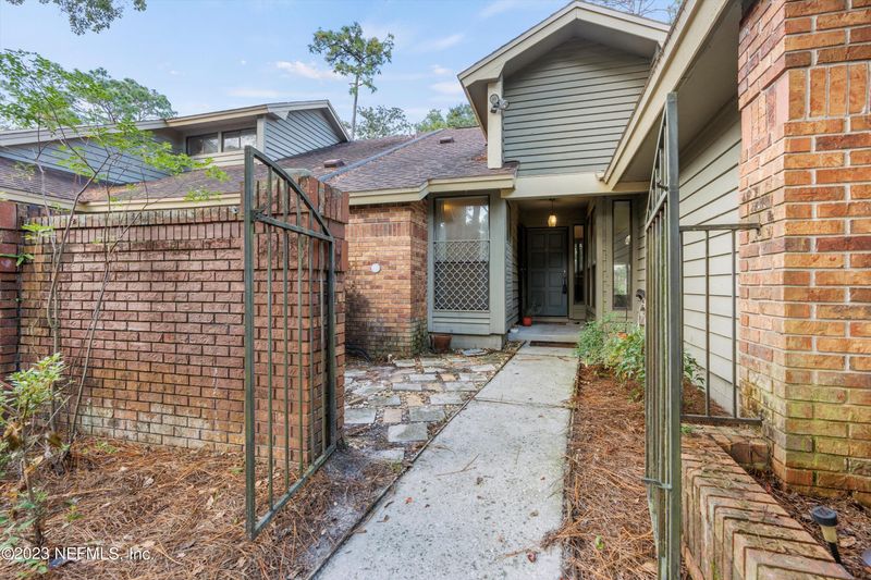 561 Pine Forest Trl, Orange Park, FL 32073