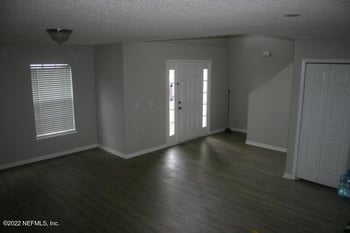 5612 Shady Pine St N, Jacksonville, FL 32244