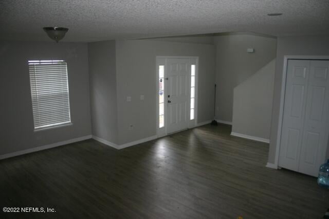 5612 Shady Pine St N, Jacksonville, FL 32244
