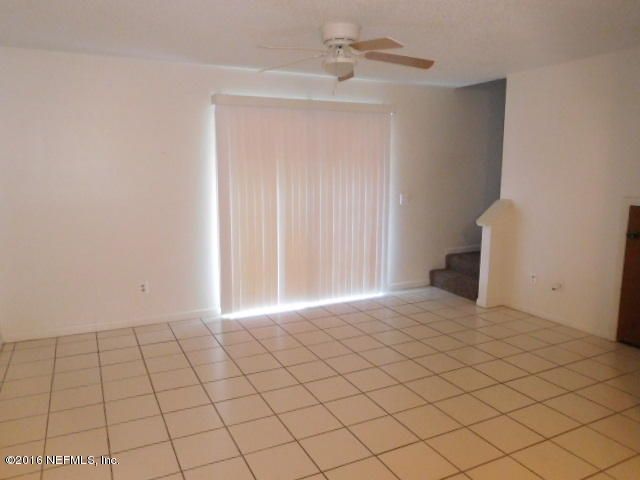 5625 Pinehill Ln, Jacksonville, FL 32244