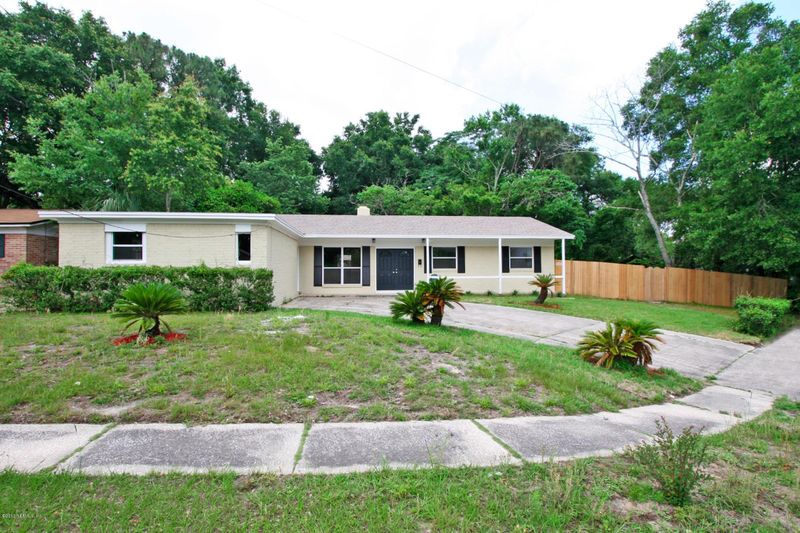 5626 Jimtom Dr, Jacksonville, FL 32277