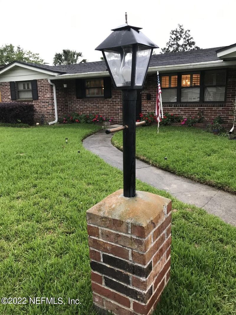 5626 Sheri Ln, Jacksonville, FL 32207