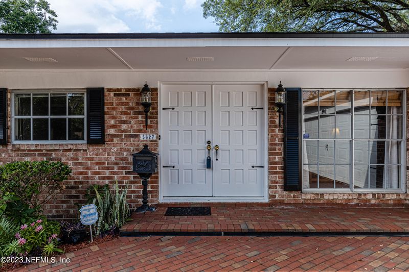 5627 St Isabel Dr, Jacksonville, FL 32277