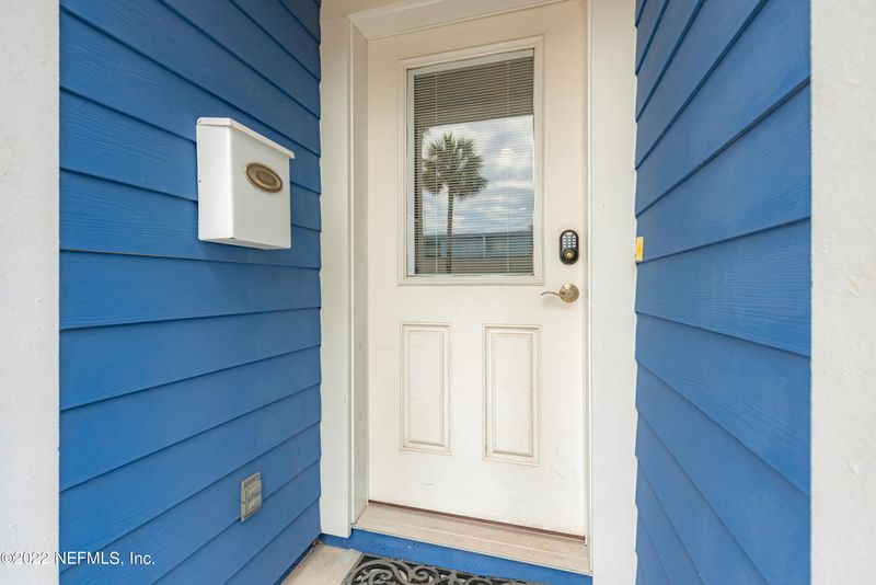 563 2nd St S, Jacksonville Beach, FL 32250