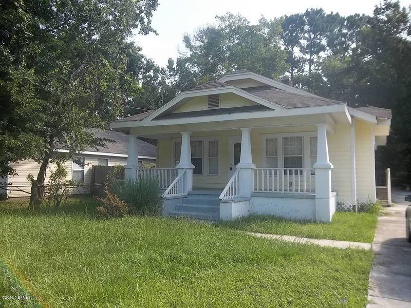 563 Comet St, Jacksonville, FL 32205