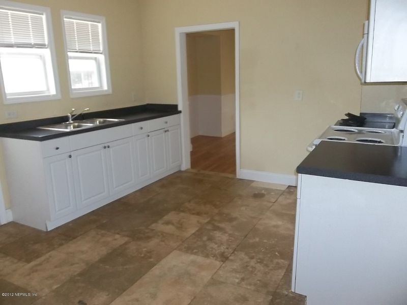 563 Comet St, Jacksonville, FL 32205
