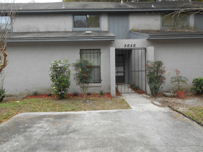 5646 Greatpine Ln, Jacksonville, FL 32244