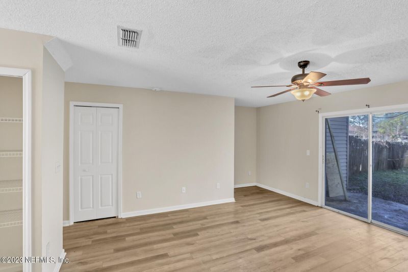 5649 Bennington Dr, Jacksonville, FL 32244