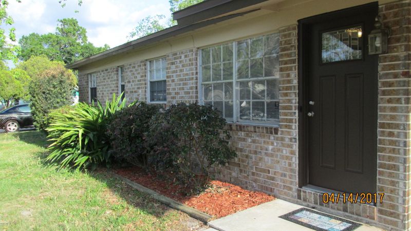 5650 Minocqua St, Jacksonville, FL 32210