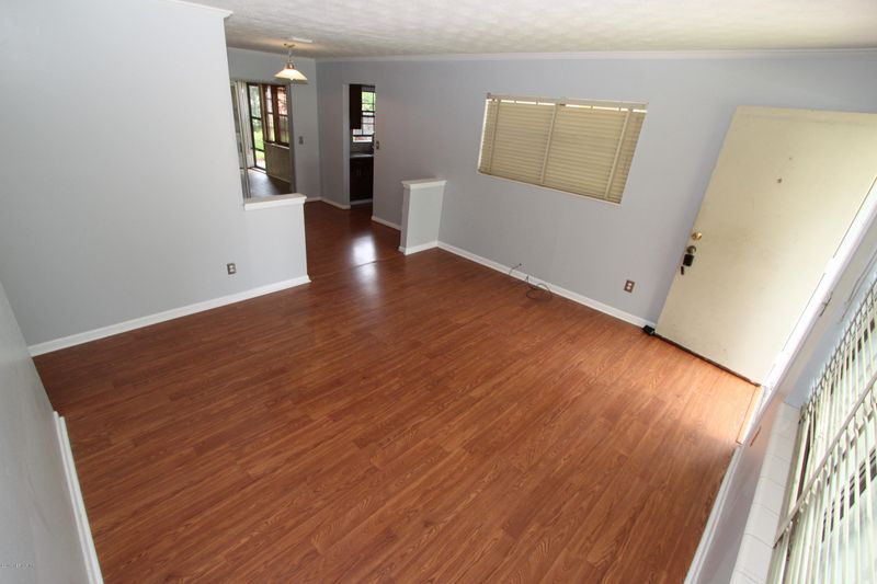 5657 Sabena Rd, Jacksonville, FL 32207