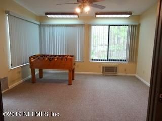 566 Willow Oak Ln, Orange Park, FL 32073