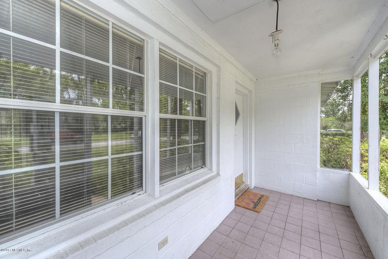 5660 Bishop Cir, Jacksonville, FL 32207