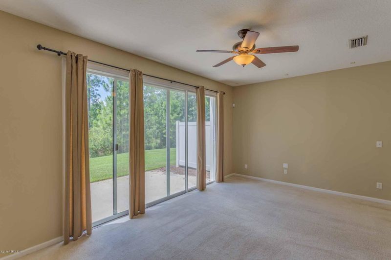 5669 Parkstone Crossing Dr, Jacksonville, FL 32258