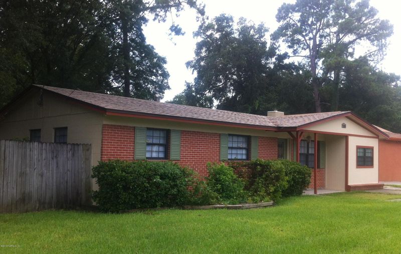 5670 Fargo Dr, Jacksonville, FL 32207