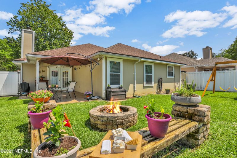 569 Redberry Ln, Jacksonville, FL 32259