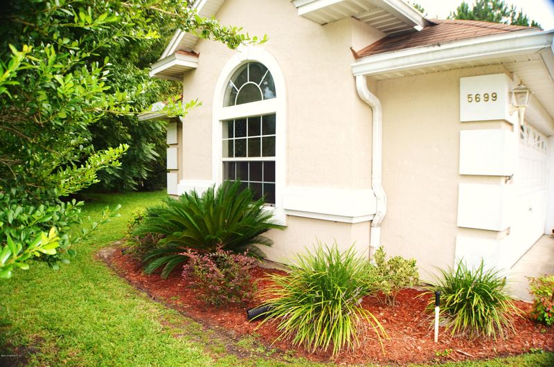 5699 Wolf Creek Dr, Jacksonville, FL 32222